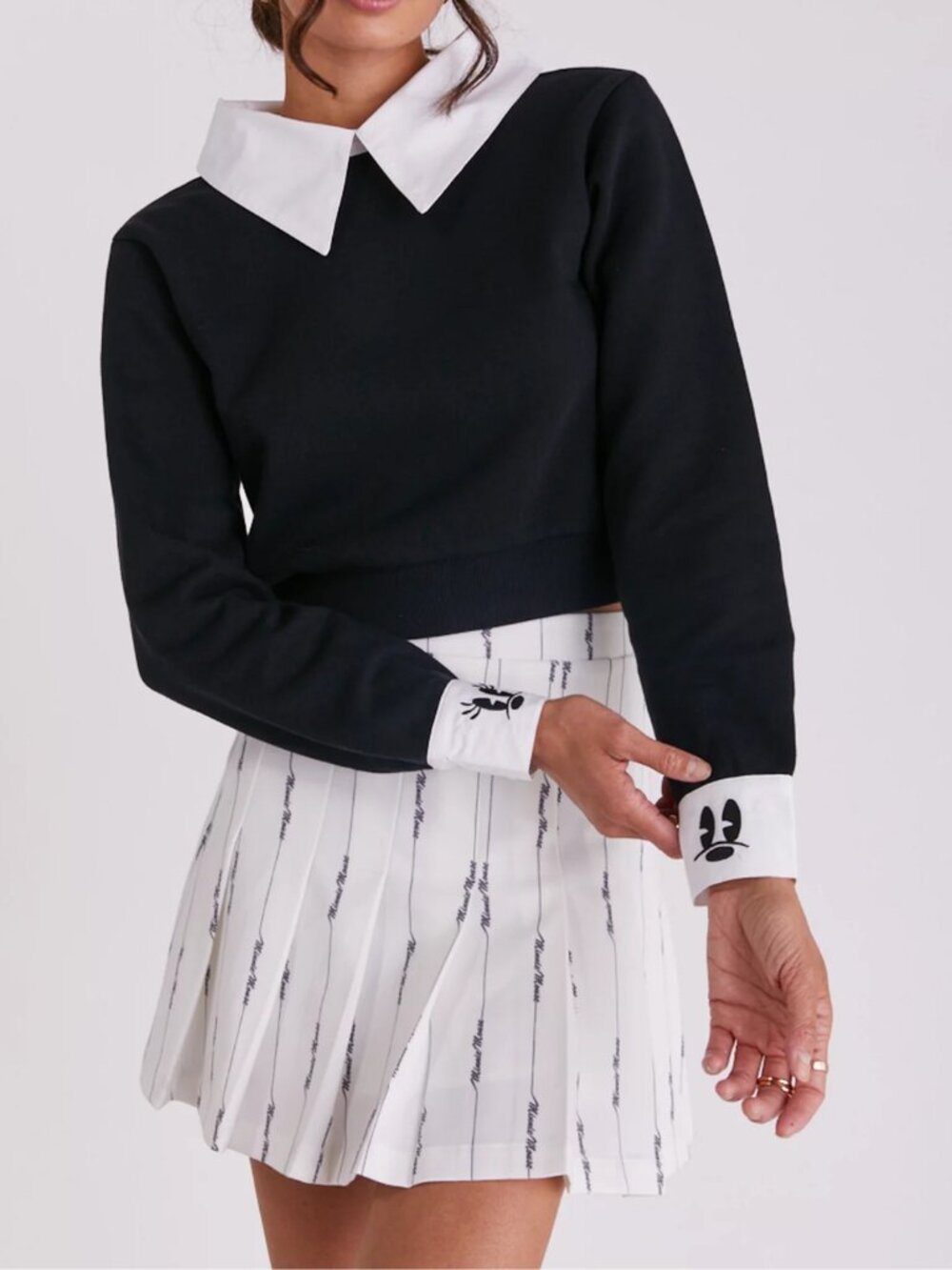 Eggie x Disney Lovers Eyes Sweatshirt Black Preppy XL
